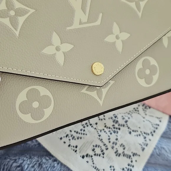 Trio+Free Shipping•Quality High Fashion Group - Picture 11 of 17